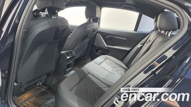 BMW 5 Series G60 — Фото автомобиля 27