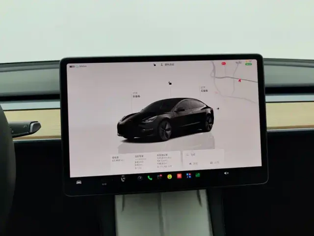 Tesla Model 3 — Фото автомобиля 14