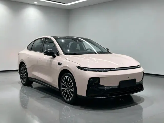 Leapmotor B01 — Фото автомобиля 3
