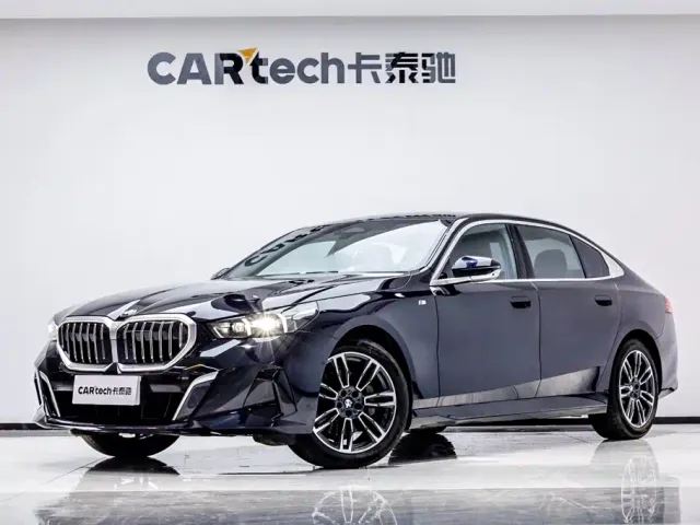 Фотография автомобиля — BMW 5 Series
