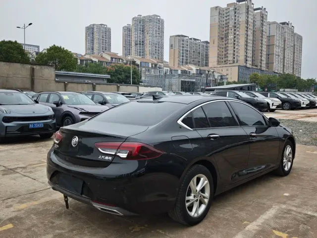 Buick Regal — Фото автомобиля 9