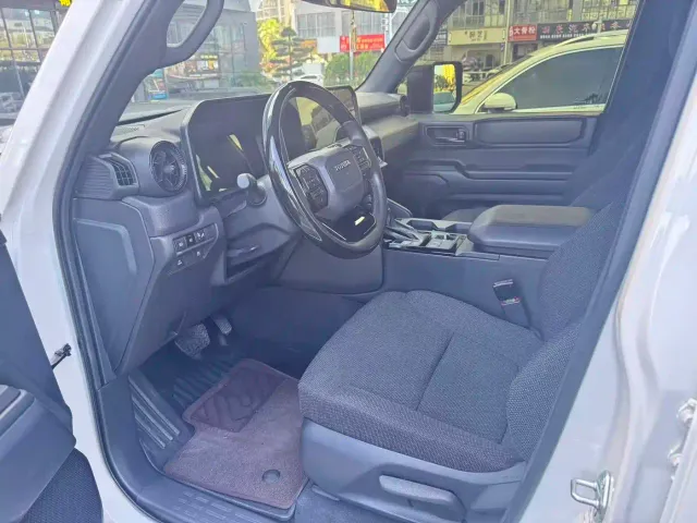 Toyota Prado — Фото автомобиля 2
