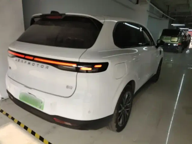 Leapmotor B10 — Фото автомобиля 7