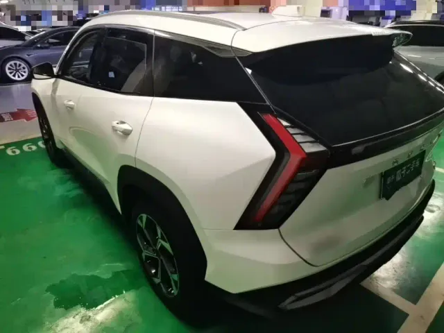 Geely Boyue L — Фото автомобиля 4
