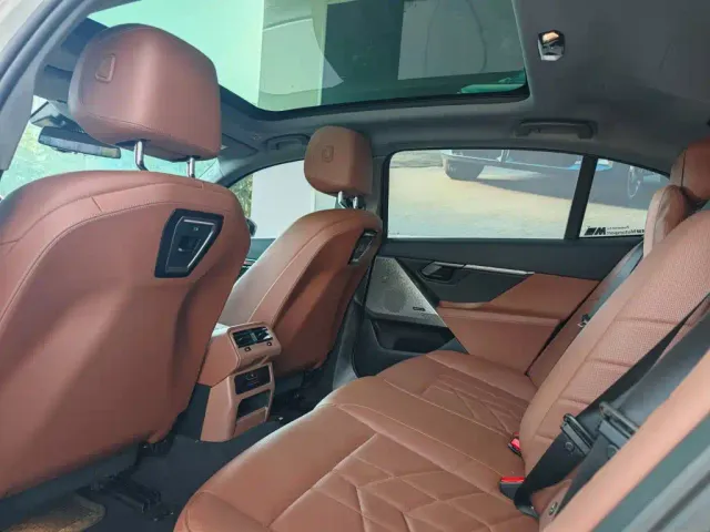 BMW 5 Series — Фото автомобиля 10