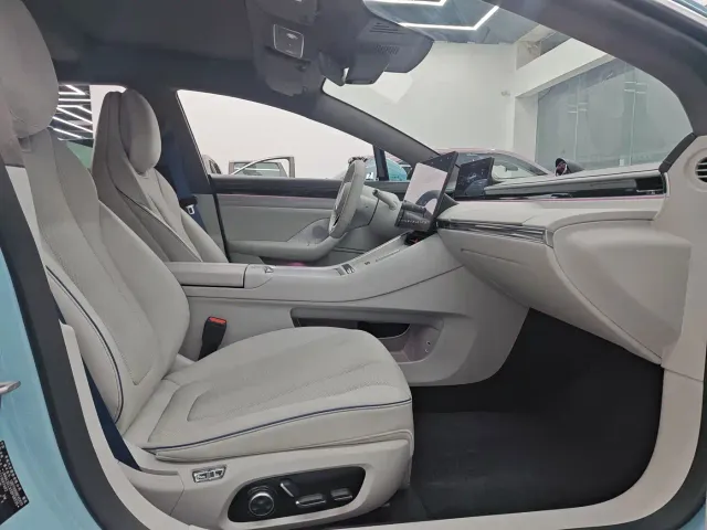 Luxeed S7 — Фото автомобиля 10