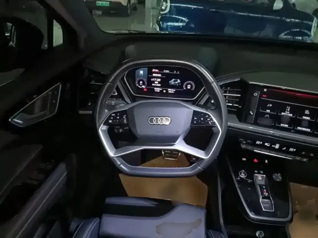 Audi Audi Q4 e-tron 2023 40 e-tron Innovation Edition — Фото автомобиля 10