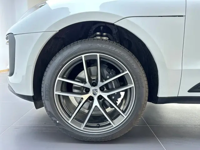 Porsche Macan — Фото автомобиля 8