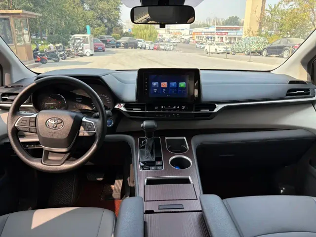 Toyota Granvia — Фото автомобиля 13
