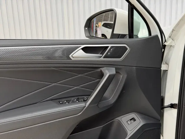Volkswagen Tiguan L — Фото автомобиля 27
