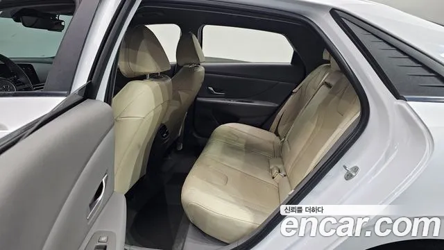 Hyundai AVANTE Avante (CN7) — Фото автомобиля 10