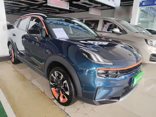 Lynk & Co 06 — Фото автомобиля 3