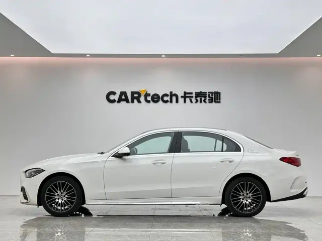 Mercedes-Benz C-Class — Фото автомобиля 2