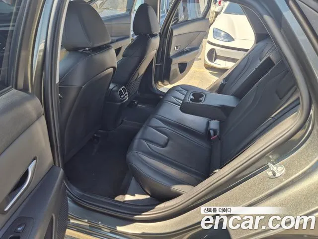 Hyundai AVANTE Avante (CN7) — Фото автомобиля 10
