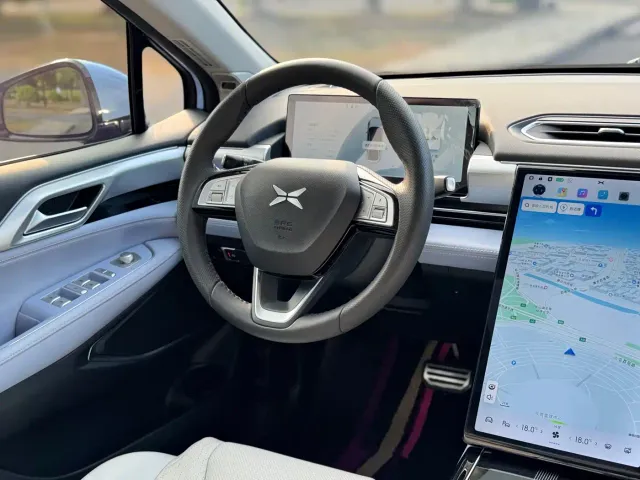 Xpeng P5 — Фото автомобиля 10