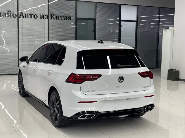 Volkswagen Golf — Фото автомобиля 5