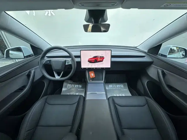 Tesla Model Y — Фото автомобиля 6