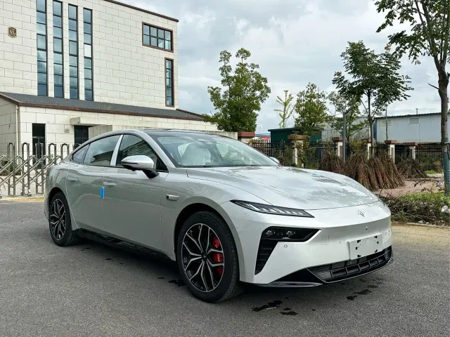 Dongfeng eπ 007 — Фото автомобиля 3