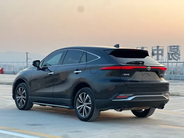Toyota Harrier — Фото автомобиля 9