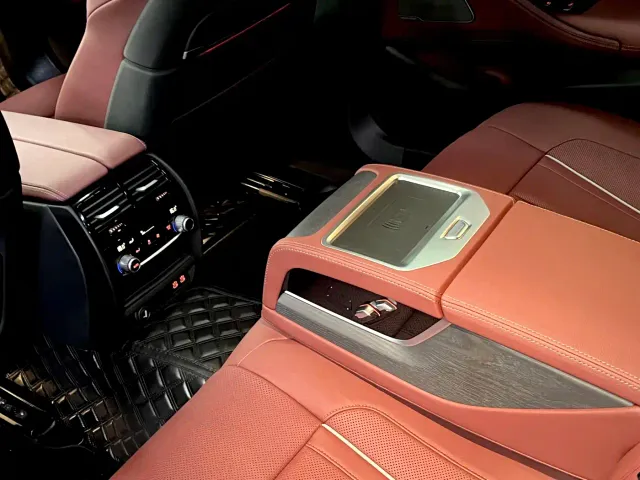 BMW 5 Series — Фото автомобиля 9