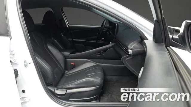 Hyundai Avante CN7 — Фото автомобиля 11