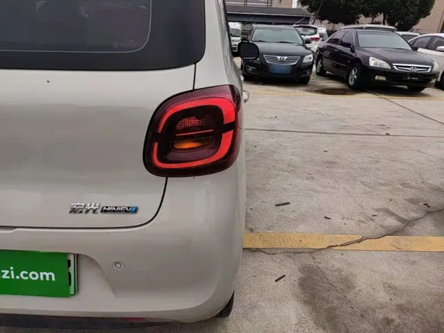 Wuling Hongguang Mini EV — Фото автомобиля 7
