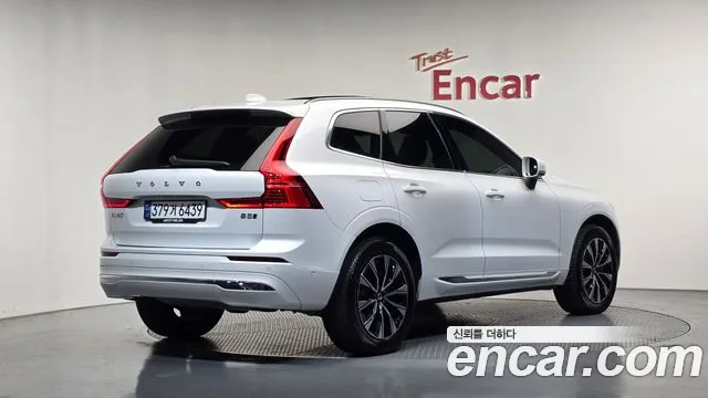 Volvo XC60 2nd Gen — Фото автомобиля 2