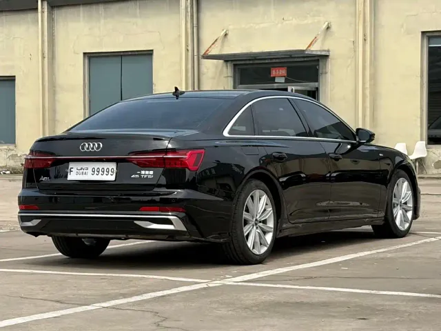 Audi A6L — Фото автомобиля 10