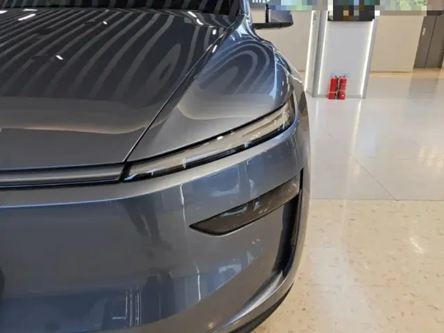 Tesla Model Y — Фото автомобиля 23