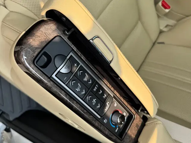 Toyota Alphard — Фото автомобиля 8