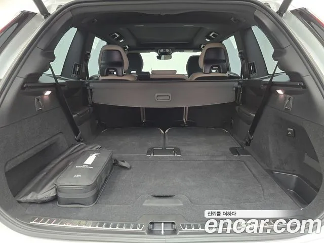 Volvo XC90 — Фото автомобиля 19