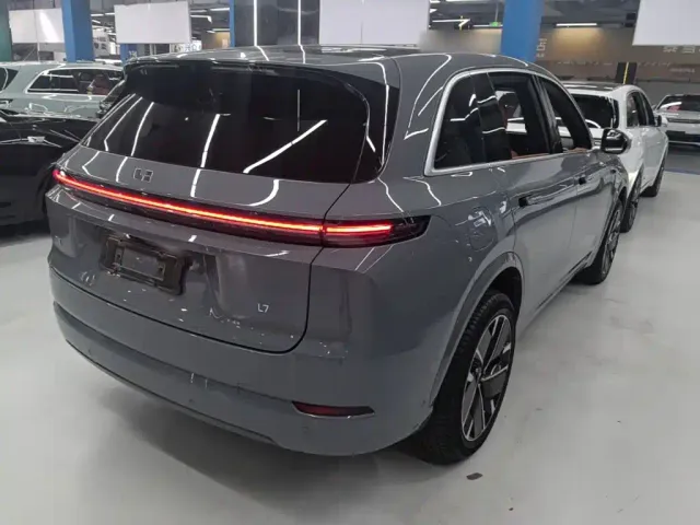 Li Auto L7 — Фото автомобиля 6