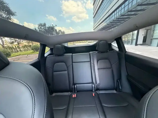 Tesla Model Y — Фото автомобиля 14