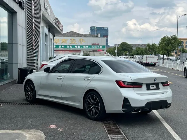 BMW 3 Series — Фото автомобиля 12