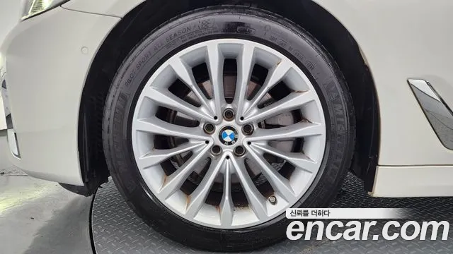 BMW 5 Series G30 — Фото автомобиля 5
