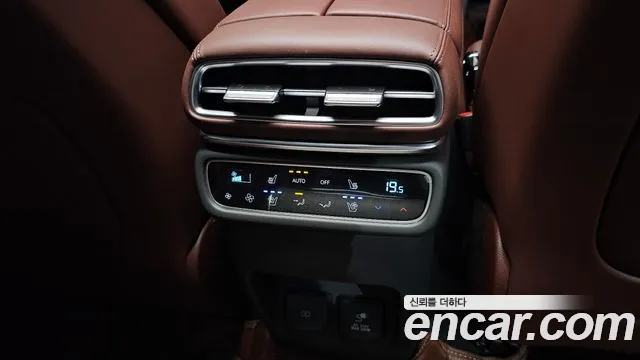 Genesis GV80 — Фото автомобиля 25