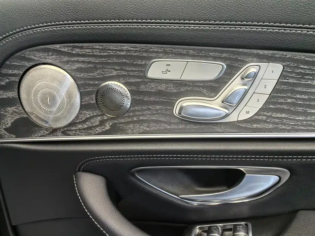 Mercedes-Benz E-Class — Фото автомобиля 9