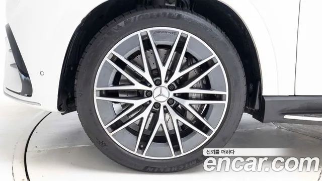 Mercedes-Benz GLE-Class — Фото автомобиля 5