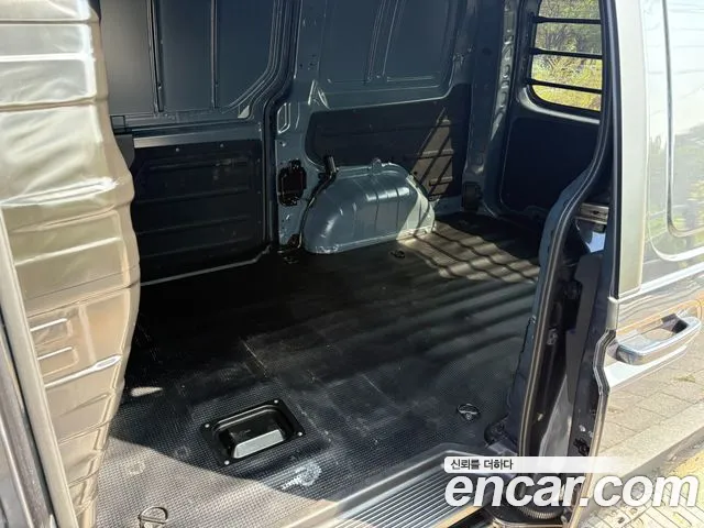 Hyundai Staria — Фото автомобиля 13