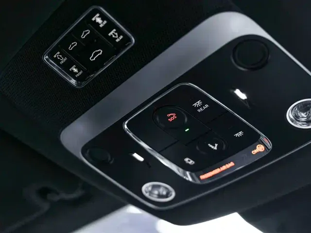 Bentley Flying Spur — Фото автомобиля 25