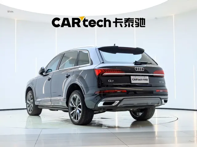 Audi Q7 — Фото автомобиля 4
