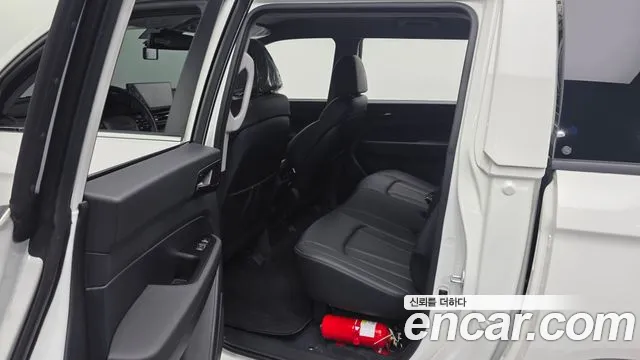 KG_Mobility_Ssangyong Musso Musso (Q300) Дизель 2.2 4WD — Фото автомобиля 11
