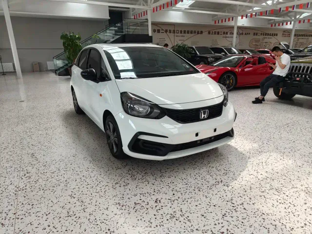 Honda Fit — Фото автомобиля 3