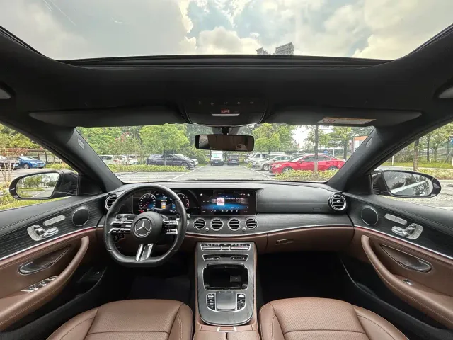 Mercedes-Benz E-Class — Фото автомобиля 15