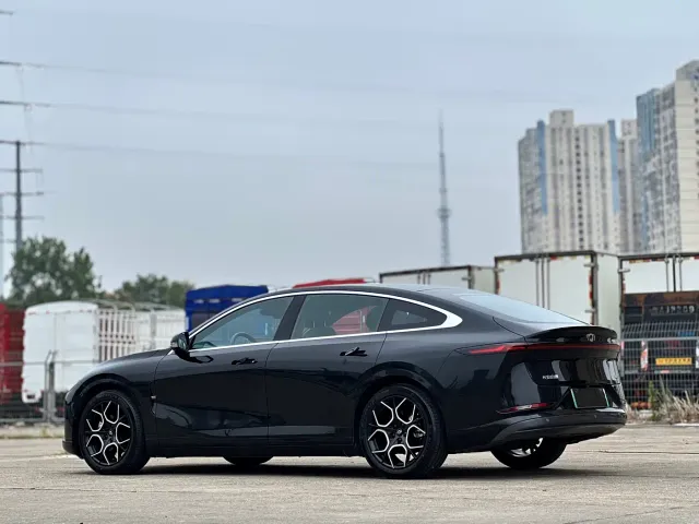 Changan Qiyuan A07 — Фото автомобиля 7
