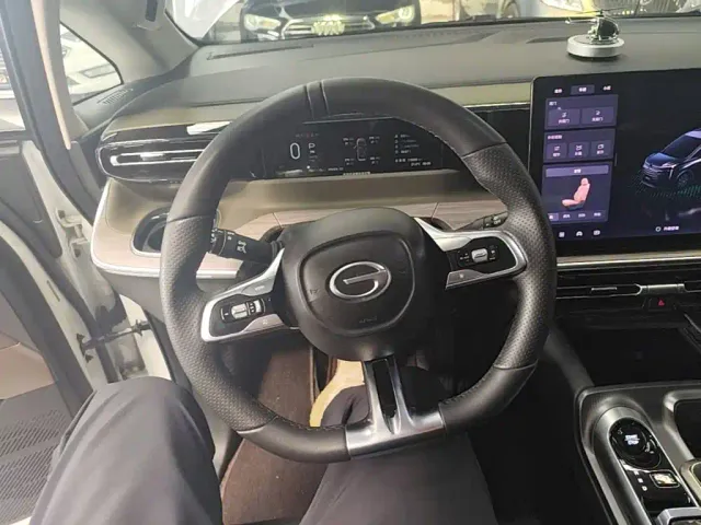 GAC Trumpchi E8 — Фото автомобиля 10