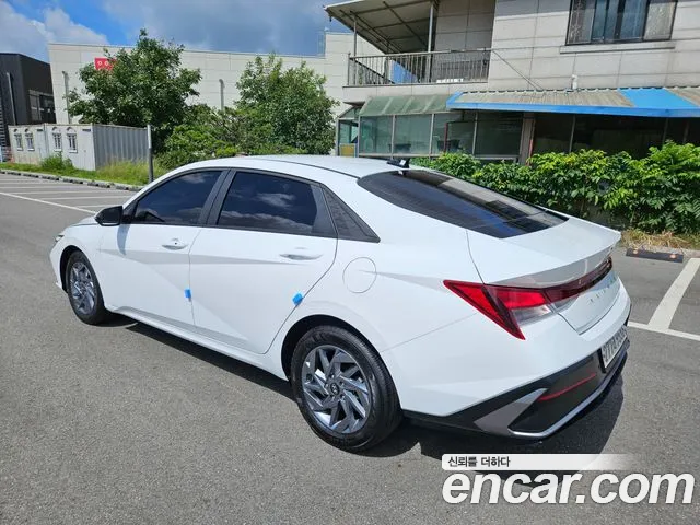 Hyundai Avante CN7 — Фото автомобиля 3