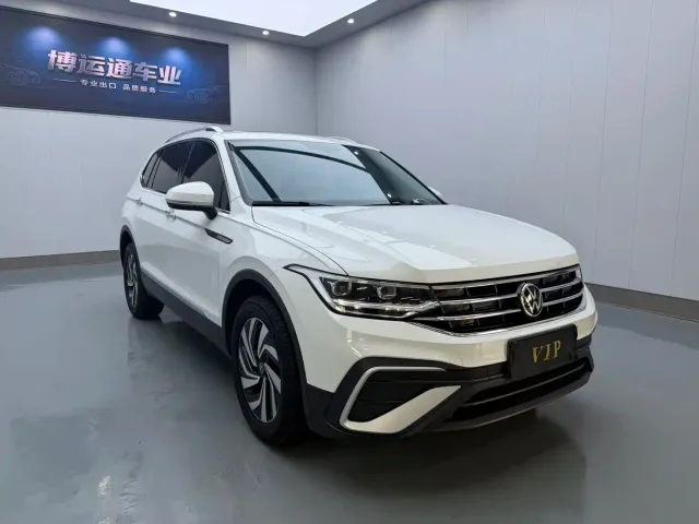 Volkswagen Tiguan L — Фото автомобиля 3