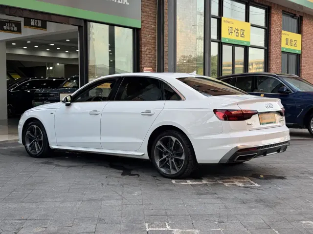 Audi A4L — Фото автомобиля 6