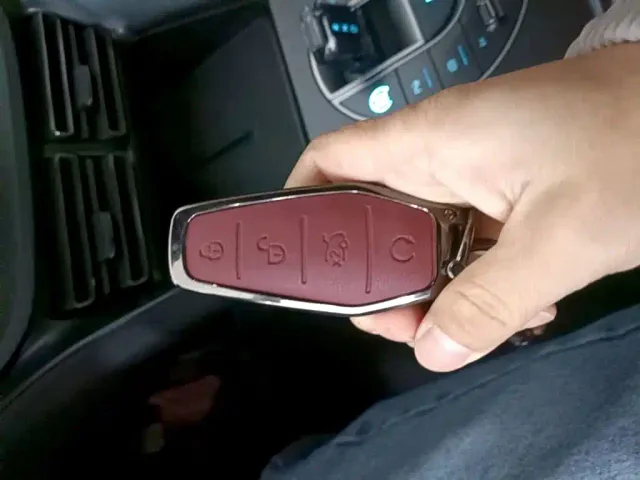 BYD Seal 05 DM-i — Фото автомобиля 8